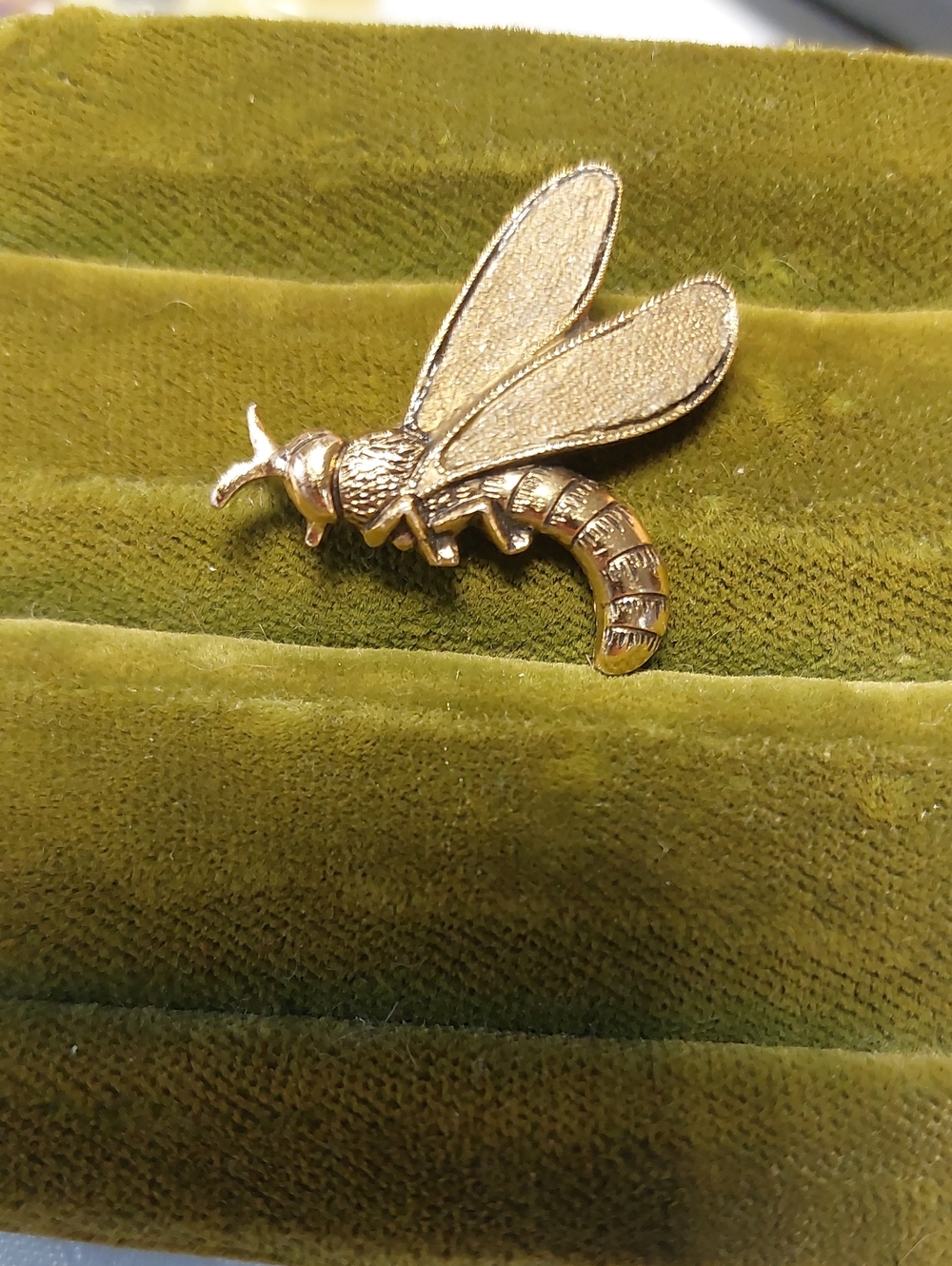 Vintage Detailed Brass-Tone Textured Wing Bee / Insect Brooch